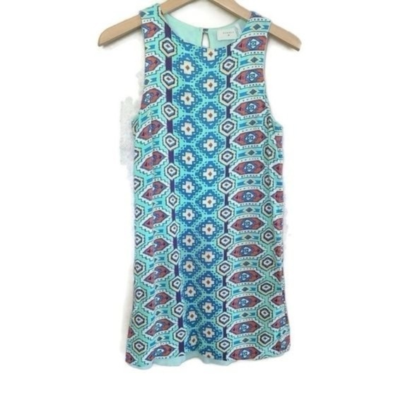 Everly Dresses & Skirts - Everly Sleeveless Dress Size small
